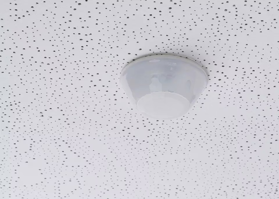 KNX presence detector, ceiling mounting flush-mounted, DE/AP with accessories, 2 x light, 2 x presence, detection range 28 x 5 m for corridors