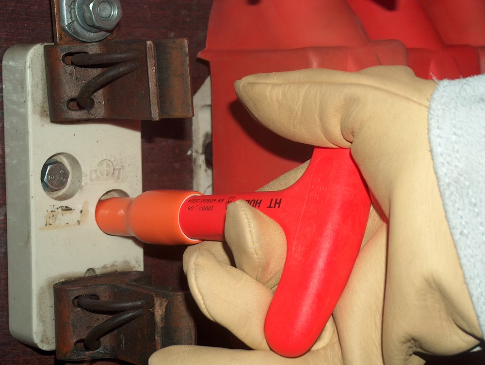 HKR Insulated 1/2 inch Tubular Socket Wrench, size 19 , up to 1kV AC / 1,5kV DC
